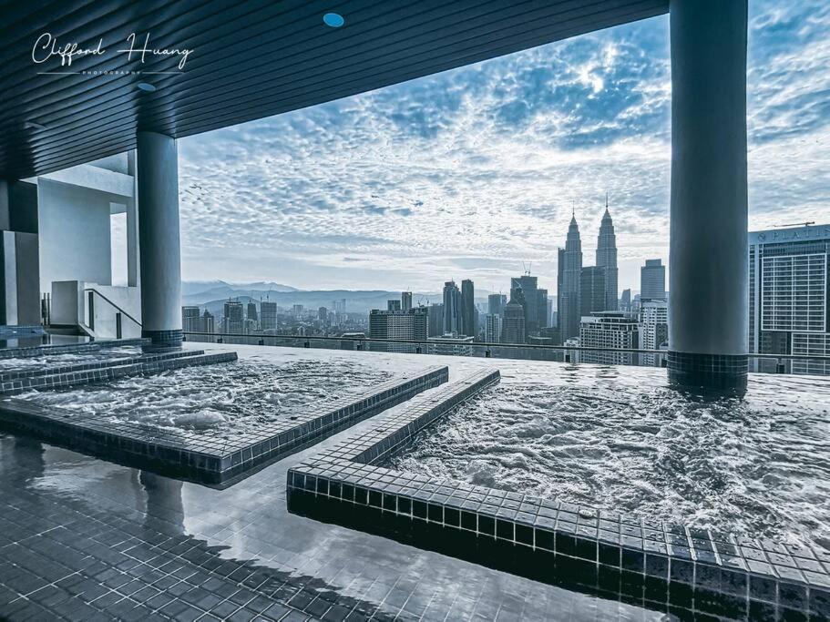 The Colony By Infinitum Best Pool View Klcc Trx Merdeka 118 Kl Tower Kuala Lumpur Buitenkant foto